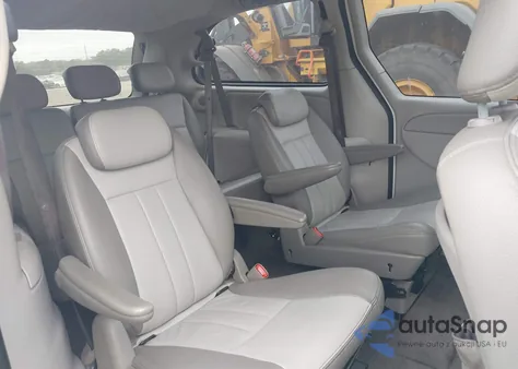 2005 Chrysler Town & Country Touring z USA, uszkodzony, nr VIN 2C4GP54LX5R347585